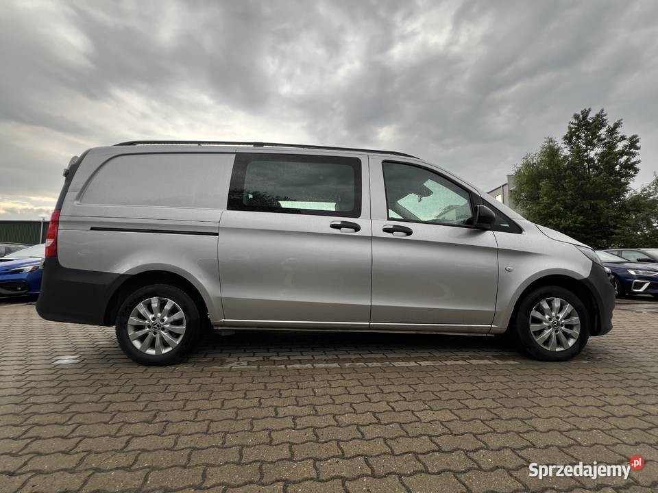 MercedesBenz Vito 114 2020 srebrny Samochody osobowe Warszawa