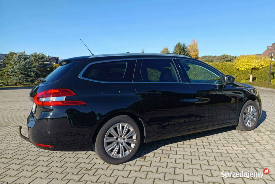 Peugeot 308 Kombi 16 BlueHDI 131 autoamt hak Rok produkcji 2021 308