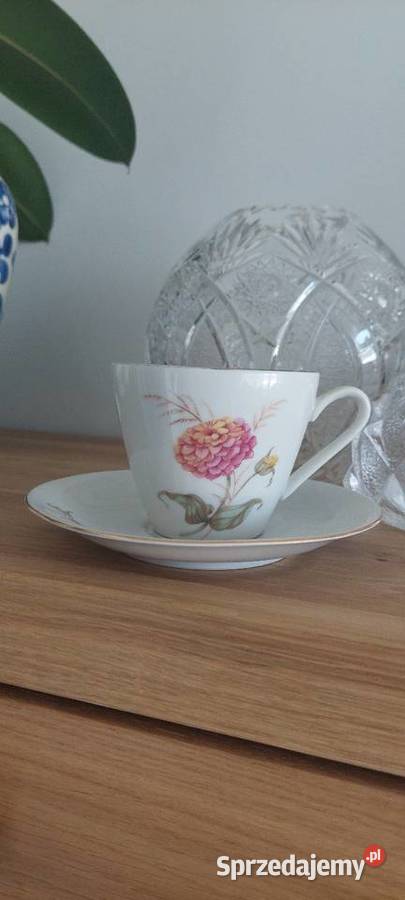 Komplet filiżanek z porcelany kostnej sprzedam