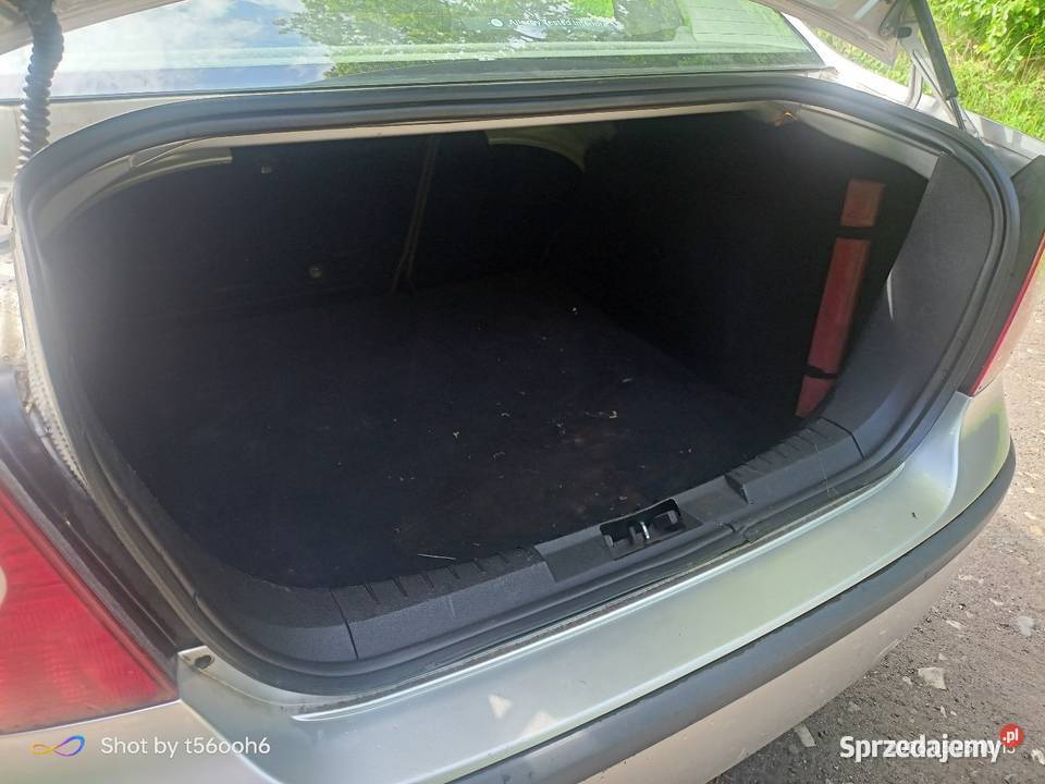 Sprzedam Ford Focus benzyna 16 sedan 115KM wielkopolskie Bułaków