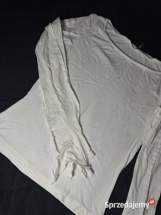 Bluzka damska z pięknymi rękawami Rozmiar 36(S) sprzedam