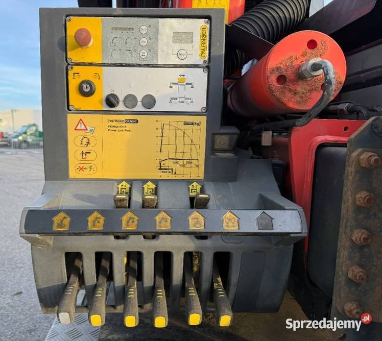 Wywrotka 4x4 z tylnym dzwigiem Warszawa