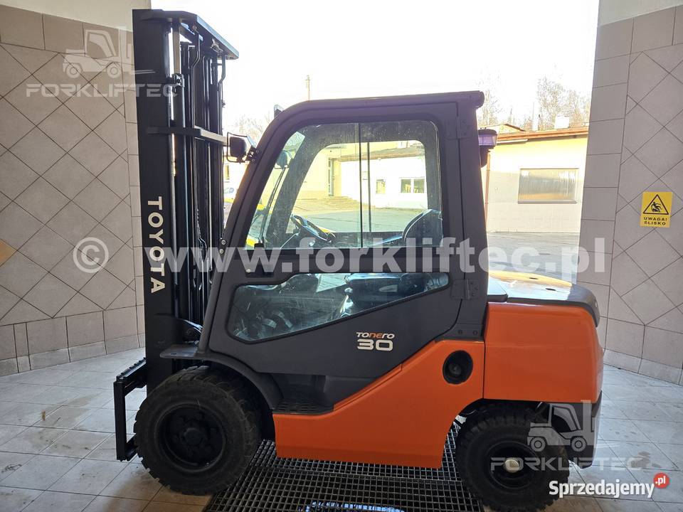 Wózek widłowy TOYOTA 8FDF30 maszt 4 m wolny skok sprzedam
