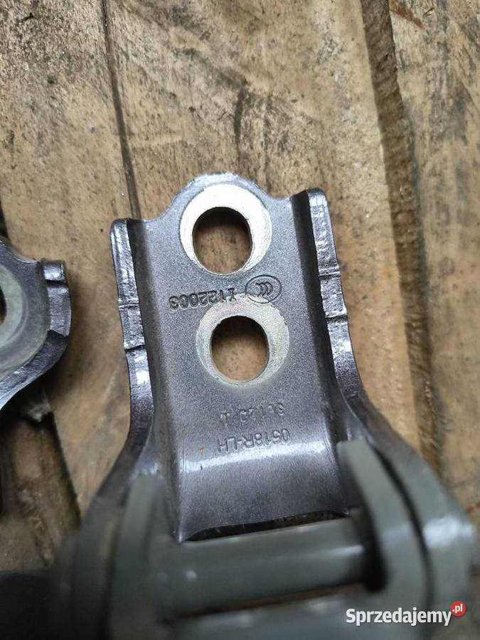 Zawias zawiasy drzwi lewe tył Captur II 2020 osobowe