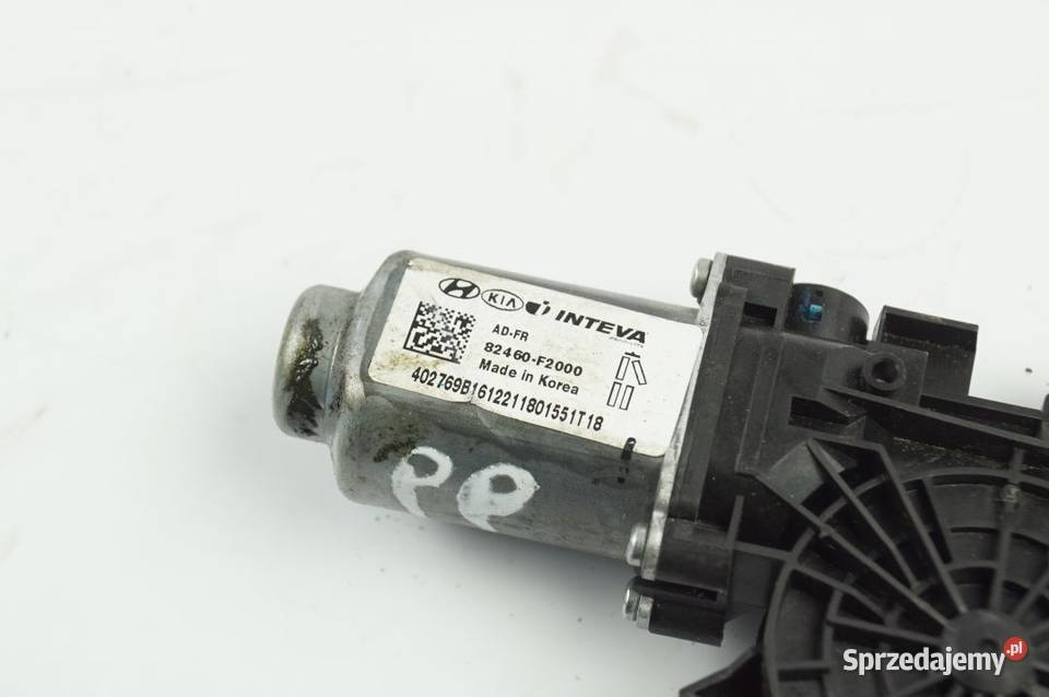 82460F2000 ELANTRA VI SILNICZEK SZYBY PP