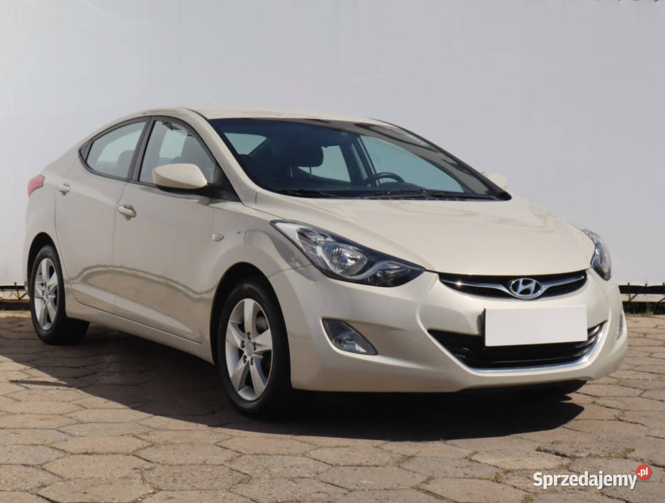 Hyundai Elantra 16