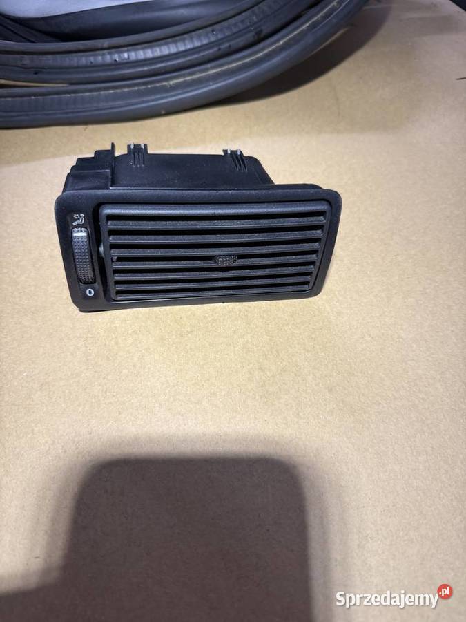 vw golf 4 kratka nawiewu prawa