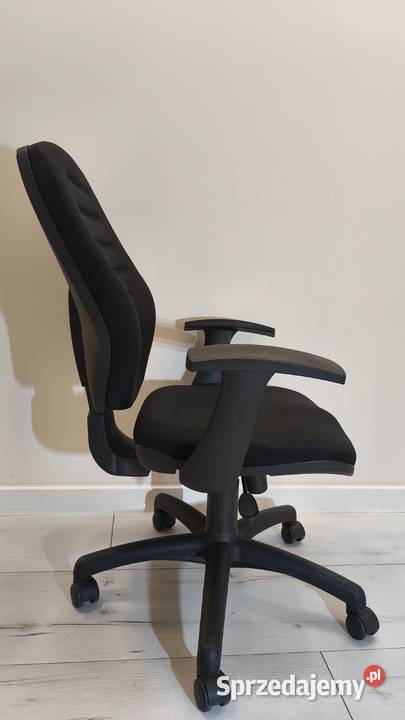 3 Ergonomiczne krzesło biurowe Nowy Styl Master