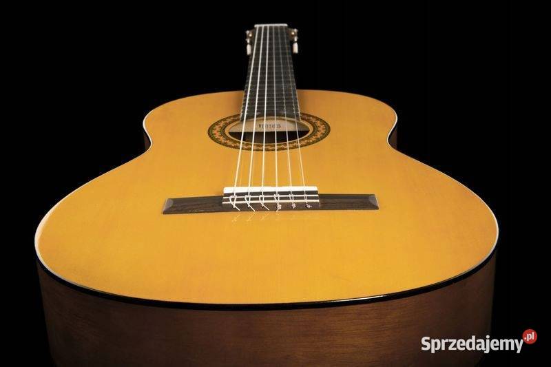 Yamaha C40P Pack Gitara klasyczna 44 Pokrowiec sprzedam