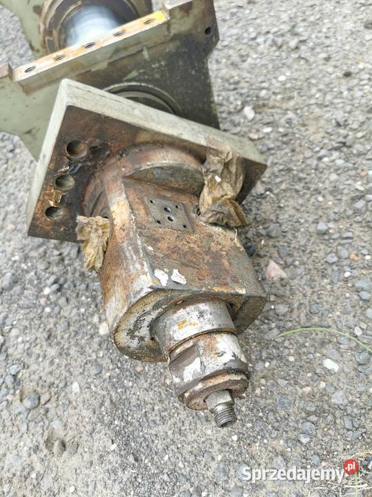 Cylinder hydrauliczny wysuwu TEREX ATT 400 PPM Wilkowo
