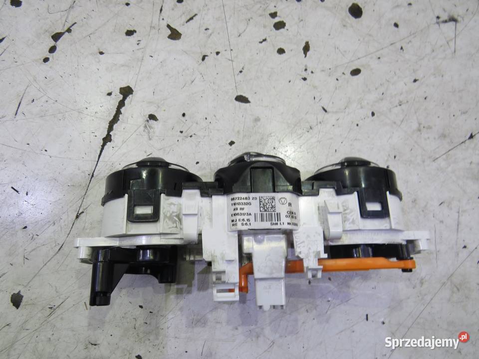 PANEL KLIMATYZACJI PEUGEOT 2008 96722483ZD osobowe sprzedam