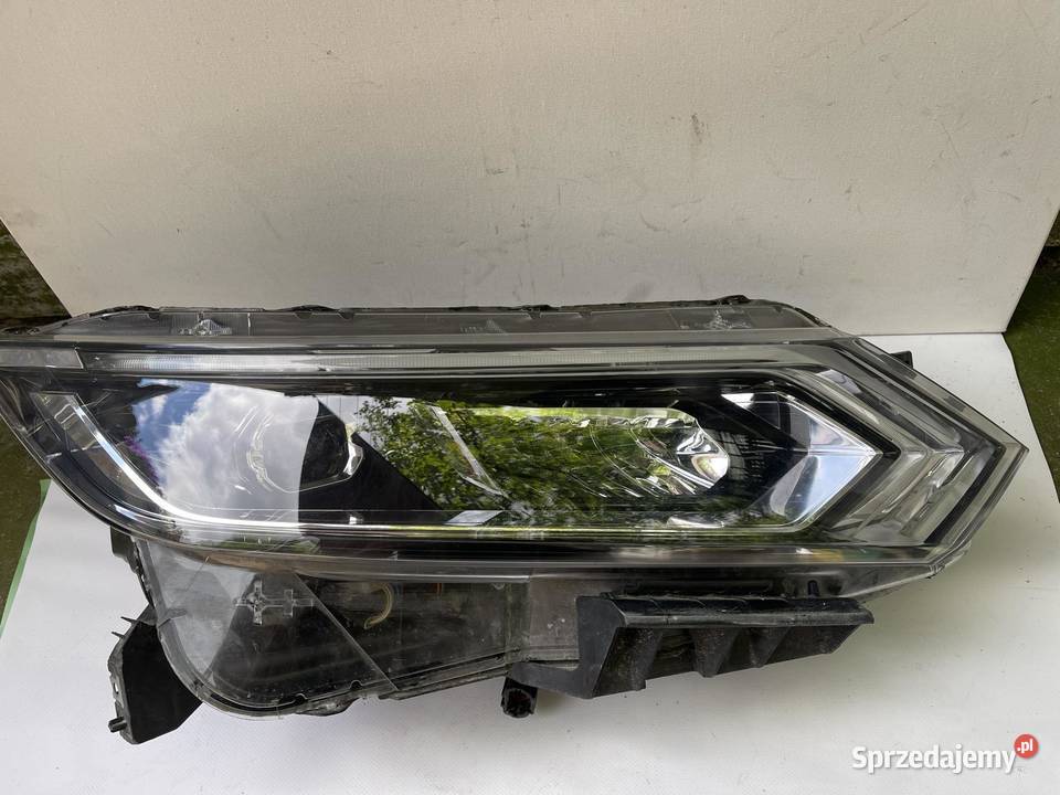 NISSAN QASHQAI J11 LIFT PRAWA LAMPA PRZÓD Ostroróg