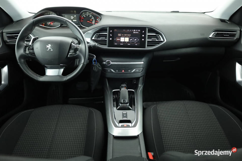 Peugeot 308 12 PureTech czujnik parkowania