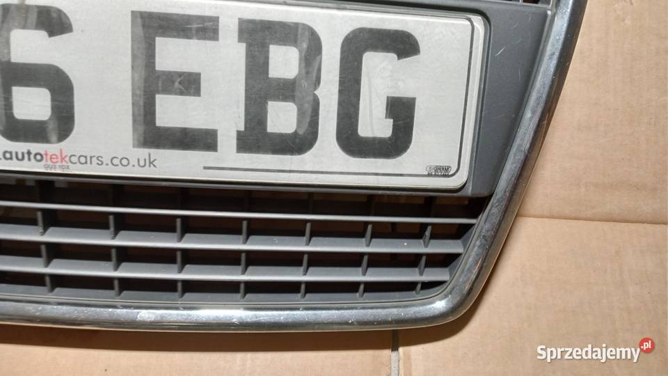 AUDI A3 8P DUŻY GRIL ATRAPA GRILL CHROM Zbierkowo