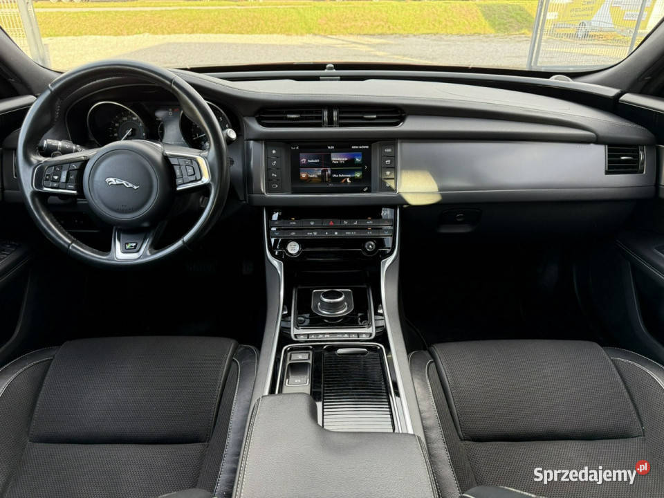 Jaguar XF RSport 20 16V Turbo 241 2016r Salon nawigacja Samochody osobowe Wrocław