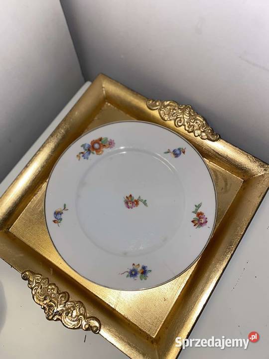 porcelanowe dwa talerze z kwiatami z sygnatura 2 Kraków