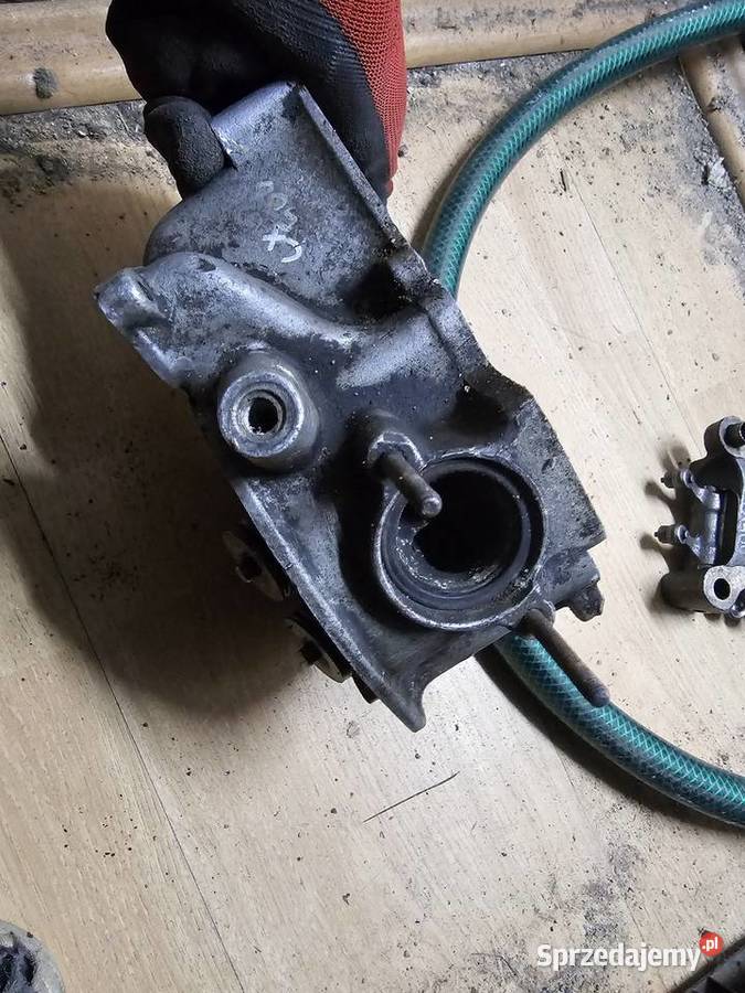 Honda CX 500 głowica prawa sprężyny zawory cx500 Cylindry, głowice, pierścienie Jelenia Góra