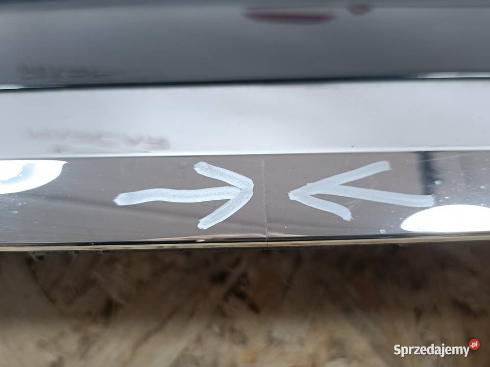 VOLKSWAGEN TOUAREG III 20 LISTWA DRZWI LEWY TYŁ