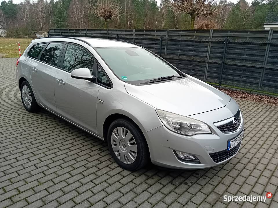 Opel Astra J 16 benzyna kombi 115KM Grudziądz sprzedam