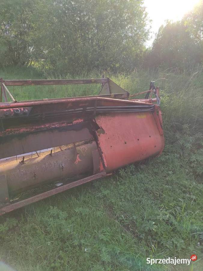 Sieczkarnia i heder że stołem do rzepaku Maków