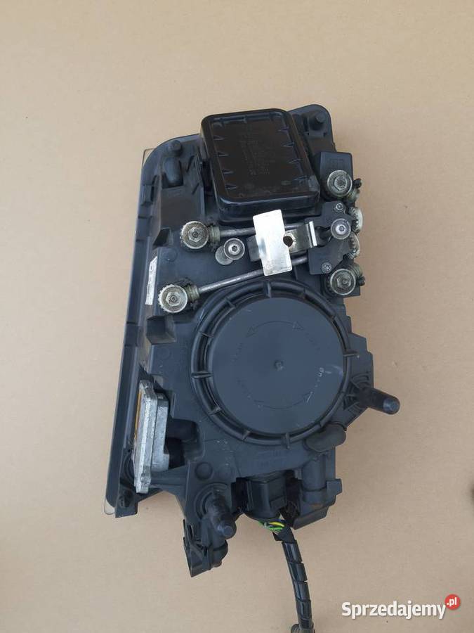 VOLVO FH13 REFLEKTOR PRAWY XENON LAMPA PRAWA ciężarowe lubuskie Bieleń