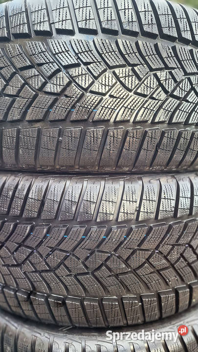 GOODYEAR UltraGrip Performance 25540 R19 4 Samochodowe sprzedam