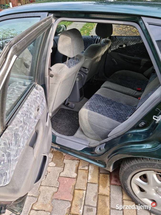 Mazda 323f 15 z gazem 255899km Brodnica