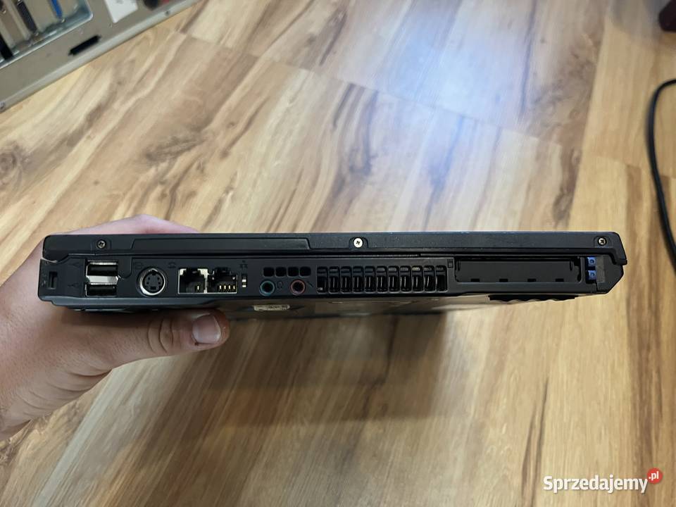 Zabytkowy laptop IBM ThinkPad T40 2373 Brzana