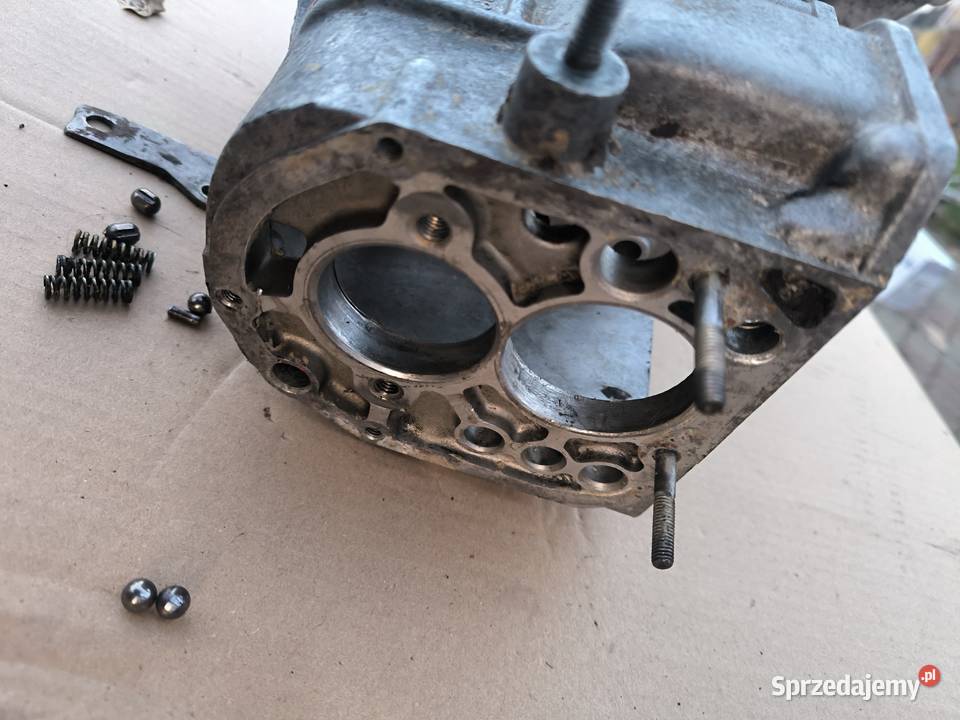 Fiat 126p skrzynia biegówczęści Stalowa Wola