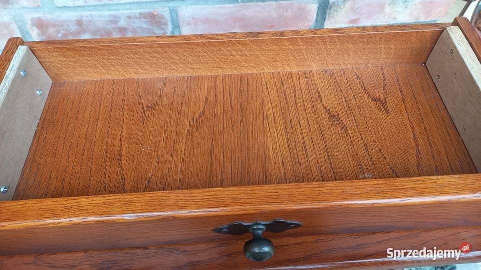 Gazetnik drewniany Stolik stojak na gazety z Gawroniec