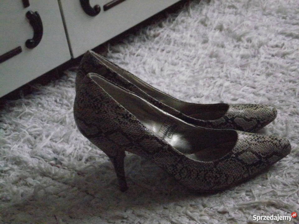 MARKOWE WŁOSKIE SZPILKI Z NATURALNEJ SKÓRY r 39 Piła