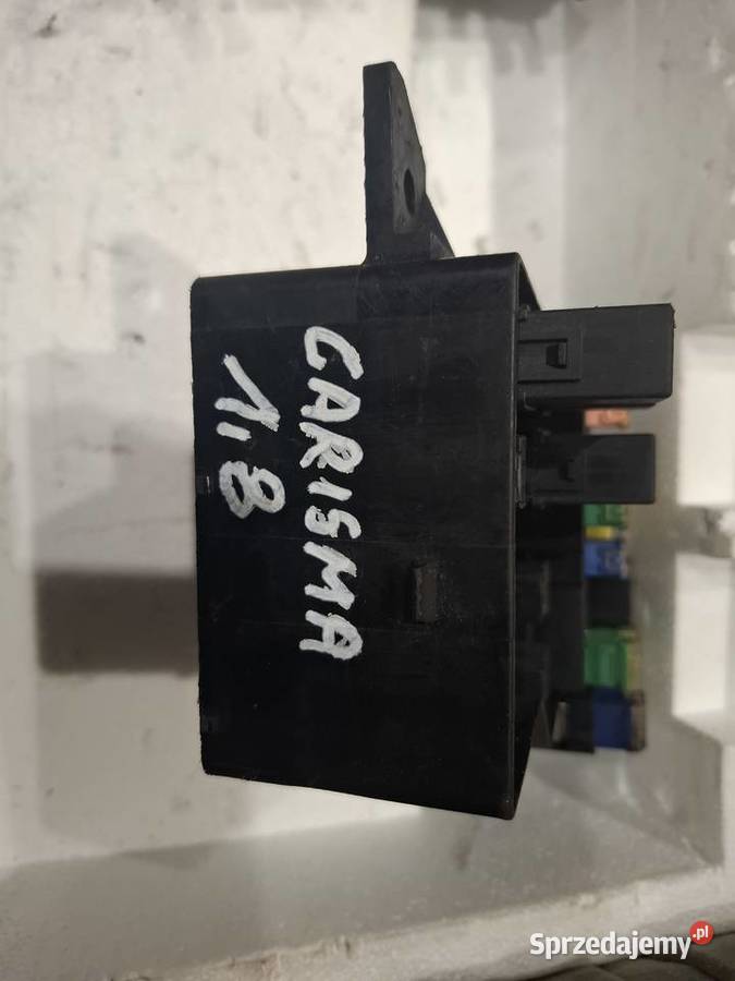 MITSUBISHI CARISMA 18 skrzynka bezpieczników sprzedam