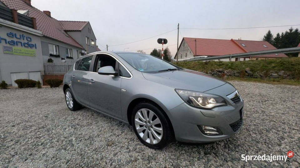 Opel Astra 14 benzyna 140 Cosmo J 20092019