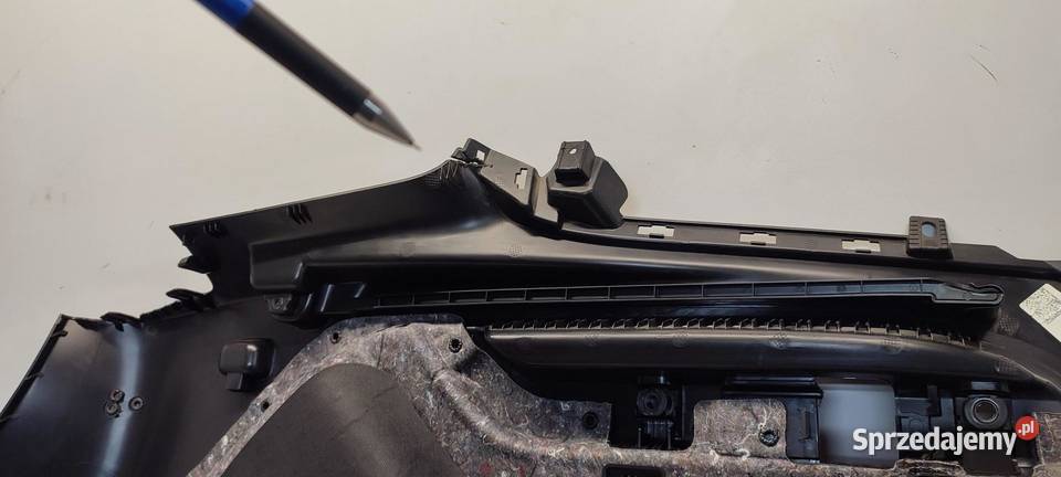 VW TAYRON BOCZEK BAGAŻNIKA LEWY 57L867033B osobowe