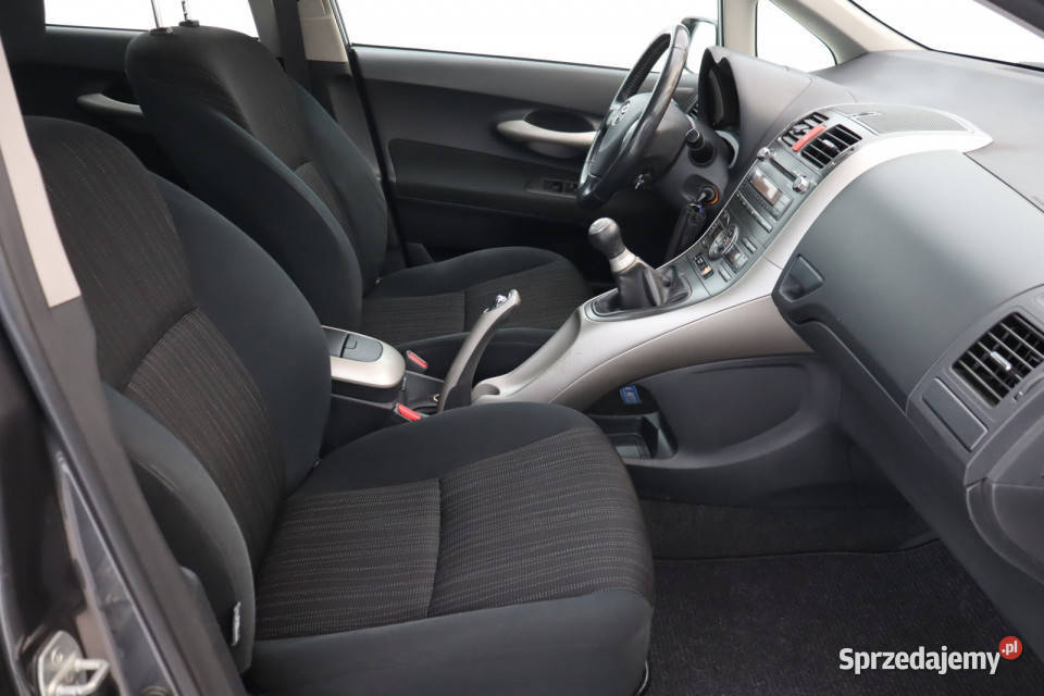 Toyota Auris 16 Dual VVTi wielofunkcyjna kierownica
