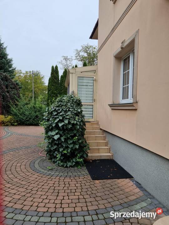 Sprzedam dom w KonstancinieJeziorna betonowe Konstancin-Jeziorna
