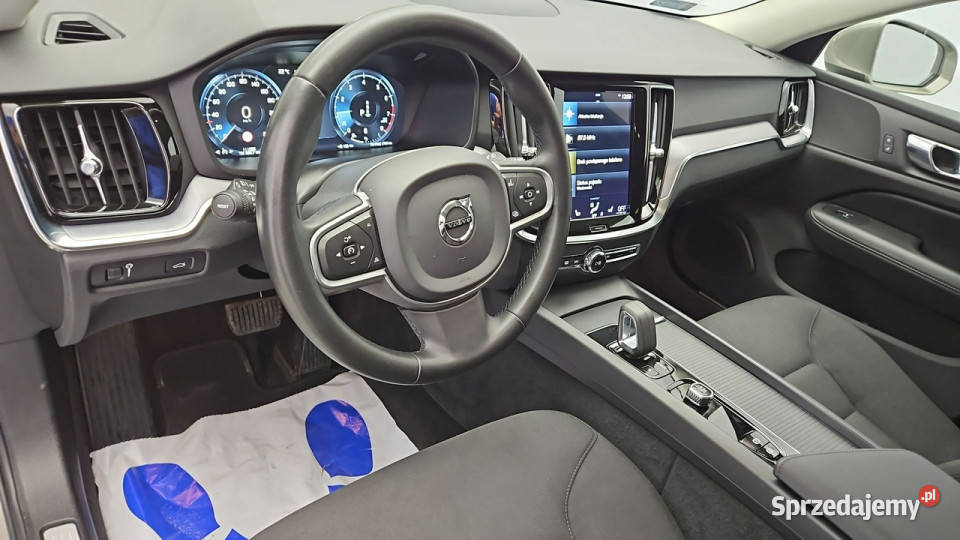 Volvo V60 B3 B Core aut Z Polskiego Salonu Warszawa