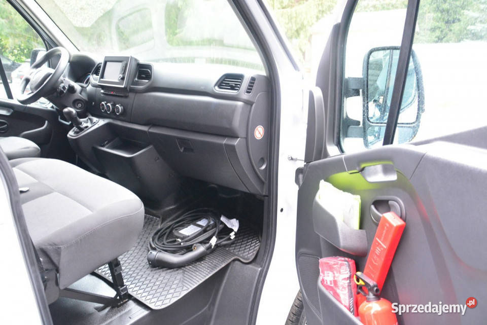 Renault Master sredniak L2H2 3 osobowy lift Warszawa