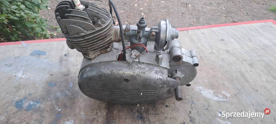 Komar 230 silnik Konin