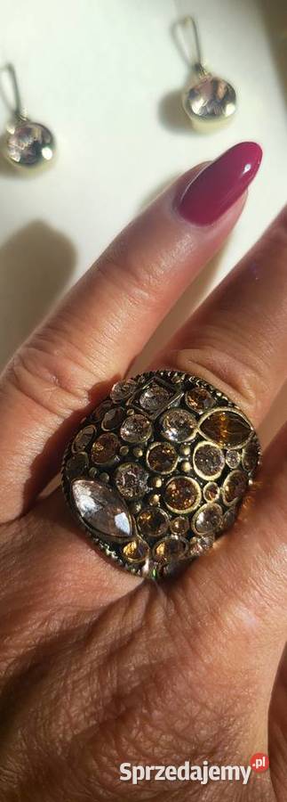 Błyszczący prześliczny sygnet z kolczykami Bielsko-Biała
