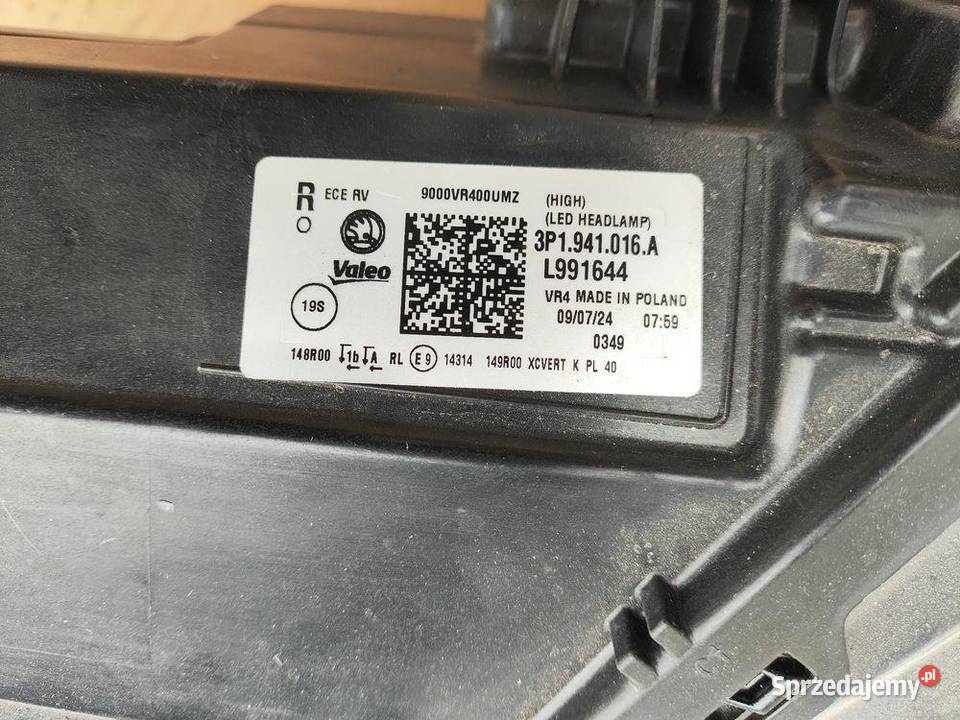 SKODA SUPERB IV 3P1 FULL LED LAMPA PRAWA PRZÓD dostawcze