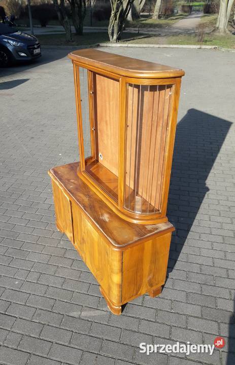 Witryna serwantka Art Deco PRL orzech lata 5060 Meble pomorskie