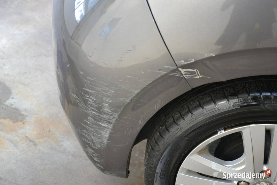 Peugeot 208 12 benzyna 82 klimatyzacja tablet sprzedam