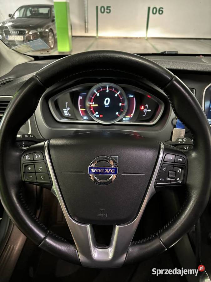 VOLVO V40 20 Diesel 120 oszczędny wygodny Rok produkcji 2015 Gdańsk