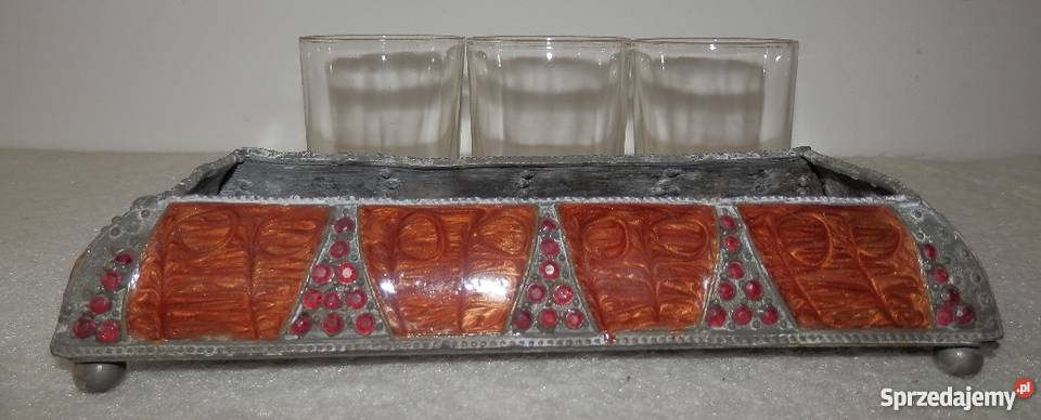 Unikatowy antyczny zestaw kieliszków w zdobionej