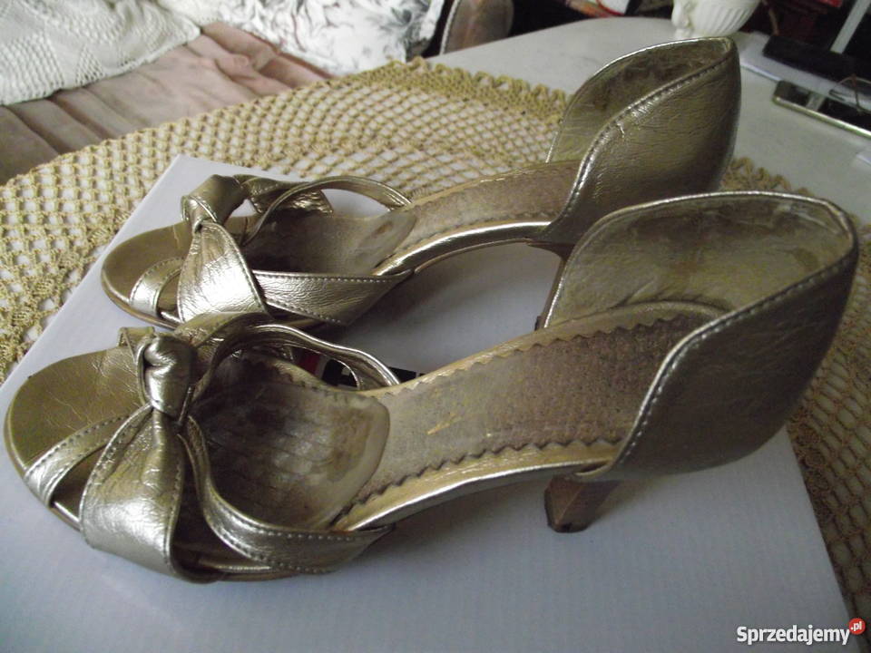 ZŁOTE SZPILKI Z NATURALNEJ SKÓRY r 36 Piła