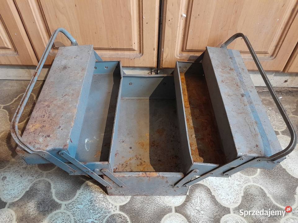 Stara stalowa skrzynka narzędziowa zabytek PRL śląskie Dąbrowa Górnicza