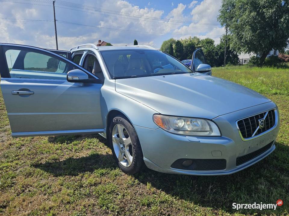 Volvo V70 2008r 20 benzyna 145 Summum Ładny Rok produkcji 2008 Karolew sprzedam
