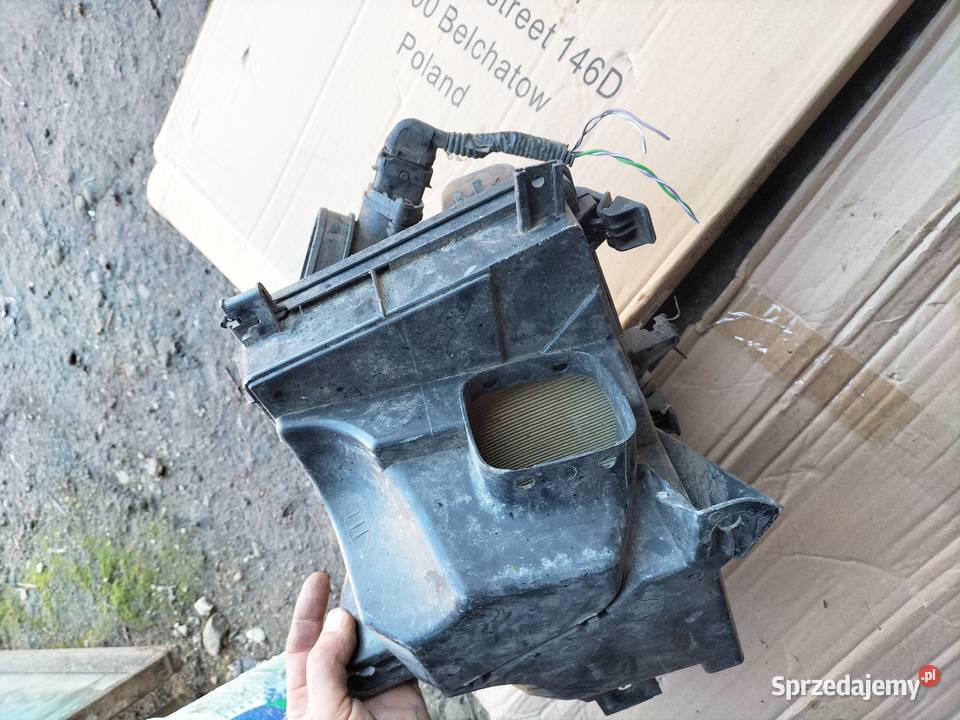 OBUDOWA KORPUS FILTRA POWIETRZA VOLVO 8638495 Motoryzacja Kamień-Kolonia sprzedam