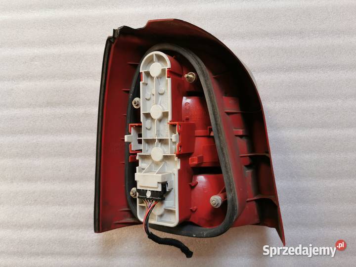 Lampa Prawy Tył Tylna Prawa Audi A4 B5 Avant osobowe